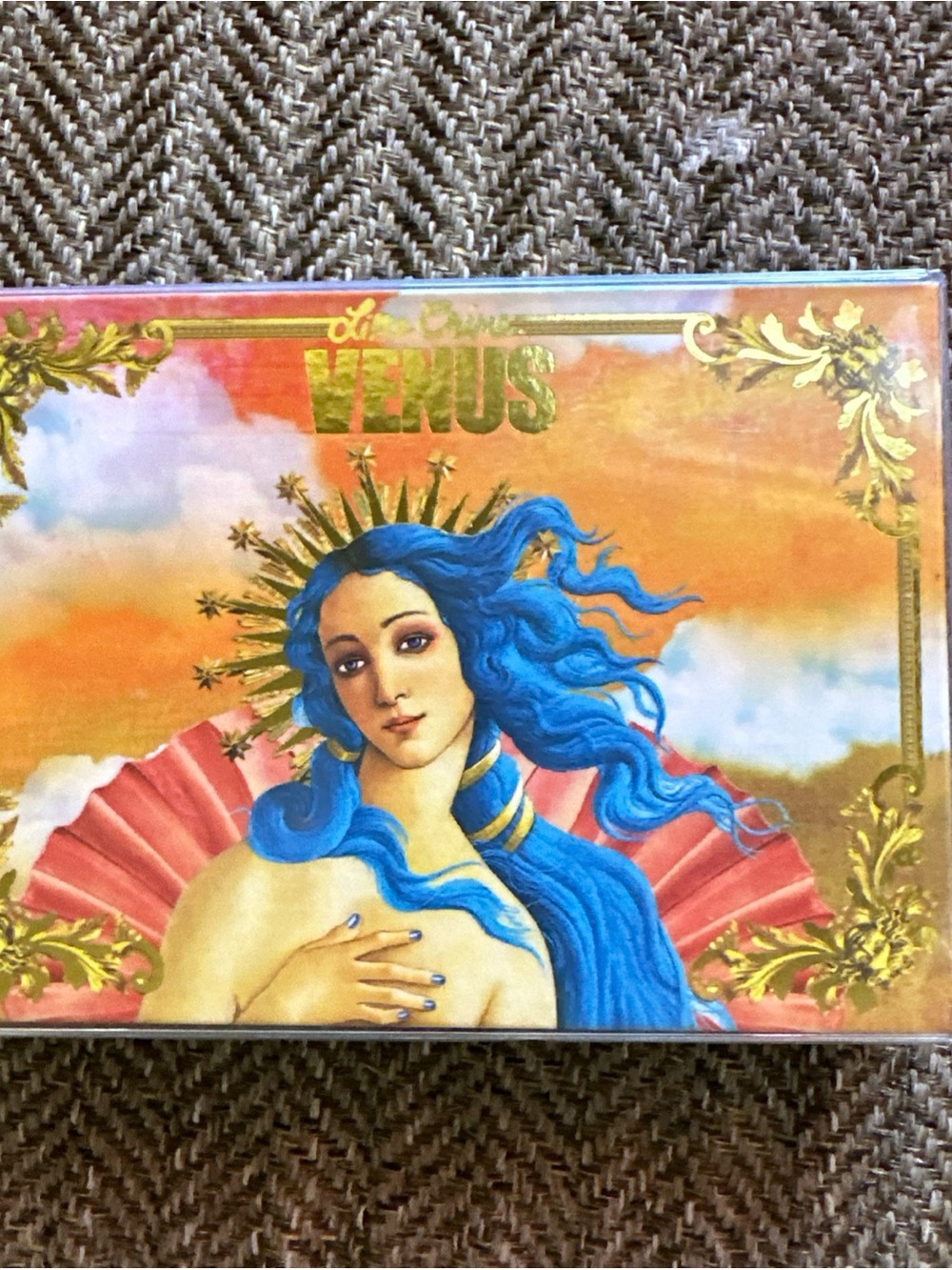 VENUS Eyeshadow Palette in Blue and Orange Packaging